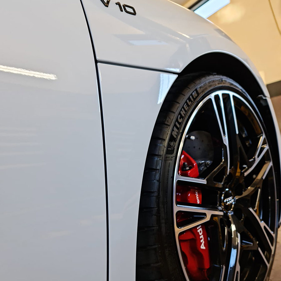 Gloss Enhancement on v10 Audi